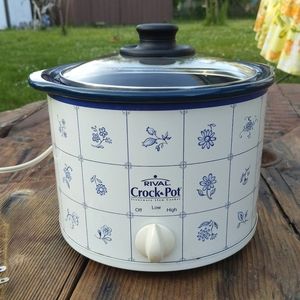 *SOLD* Vintage Rival Crock Pot Stoneware Slow Cooker 2.5qt blue floral